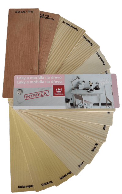 INTERIOR WOOD STAIN AND LACQUERS - Malý, drevený, vejárový vzorkovník interiérových lakov a moridiel.