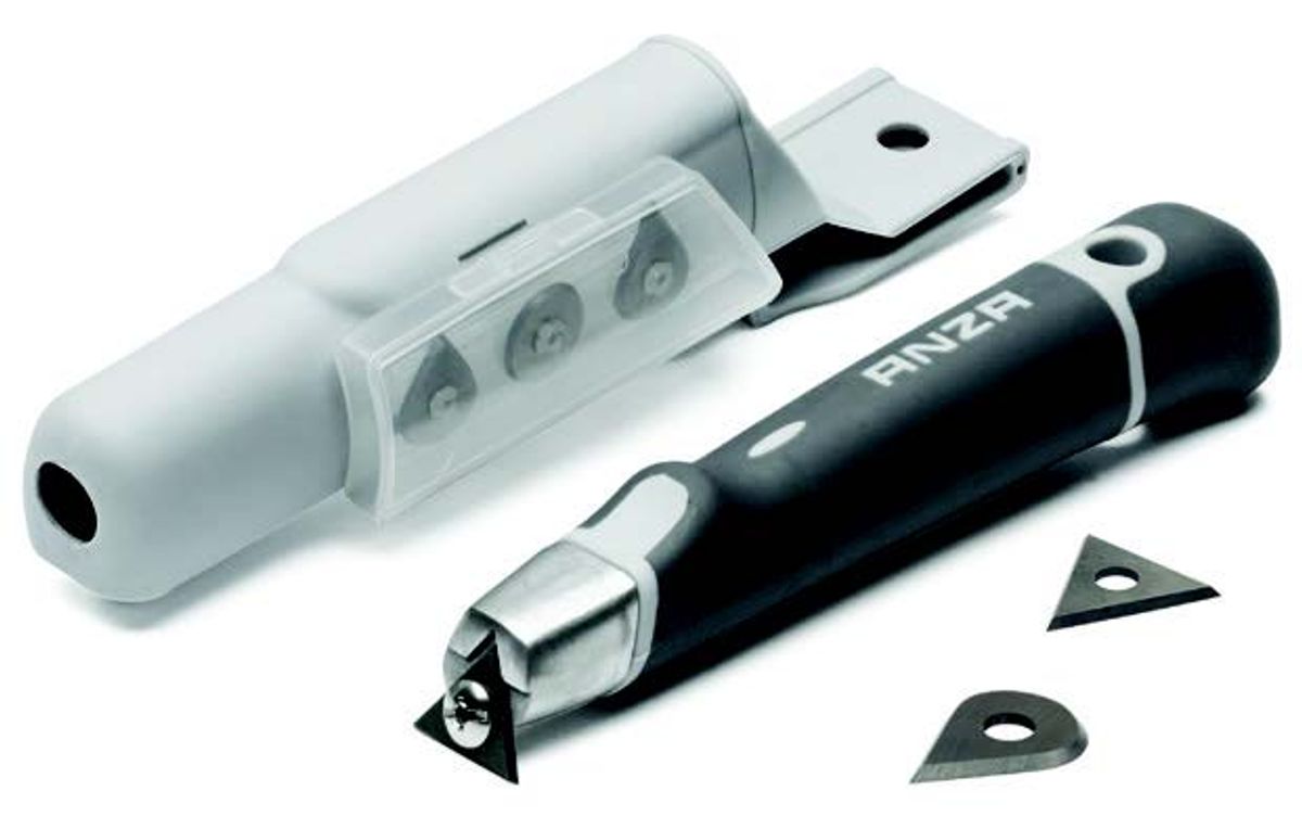 Malá škrabka s puzdrom, ANZA